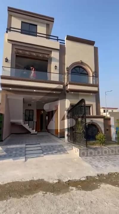 5 Marla ( 25*50 In Executive Block ) Brand New House. image 1